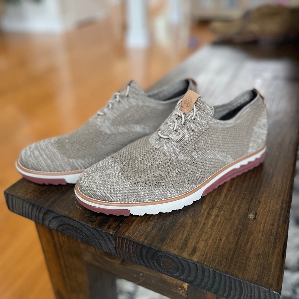 Men’s Expert Wingtip Knit Oxford - Tan / Cream / Rust, size 9 (used, like new)
